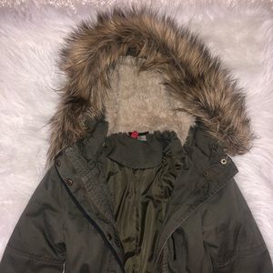 H&M olive parka coat size 4 fashion